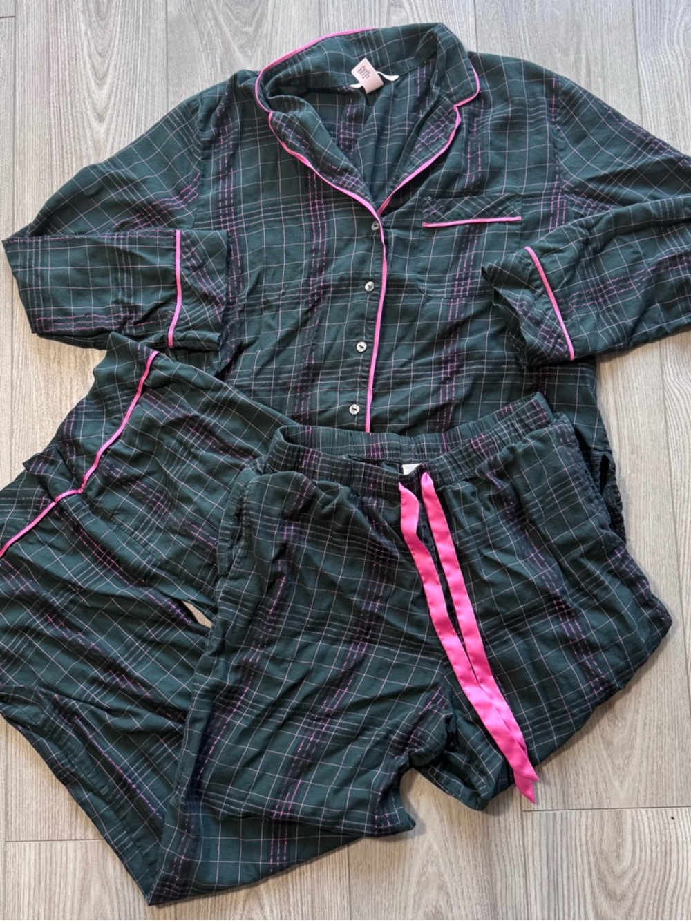 Victoria's Secret Dark Green Plaid Pajama Set with Pink Trim